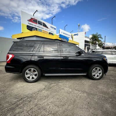 Ford Expedition XLT 2021